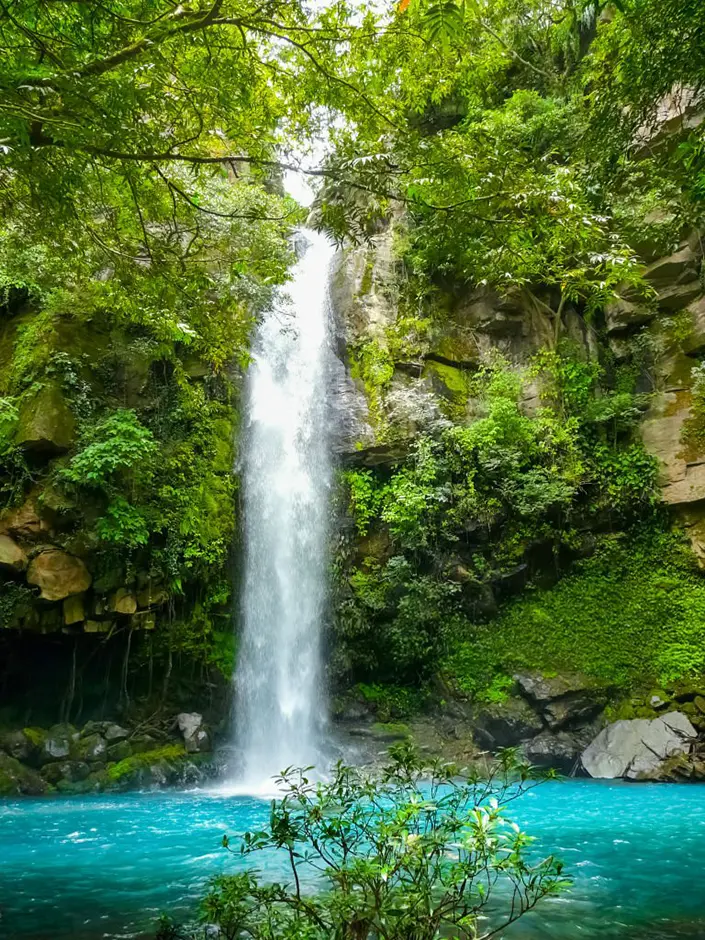 Catarata La Cangreja Waterfall